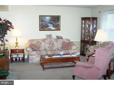 48 Cottonwood Dr, Southampton, PA 18966 - photo 4