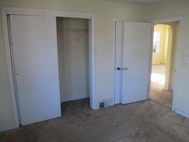 2216 Jethro Ave, Zion, IL 60099 - photo 6