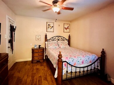 7810 Kellwood Dr, Houston, TX 77040 - photo 4