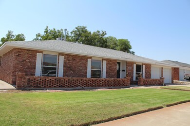 10110 Woodway Dr, El Paso, TX 79925 - photo 2