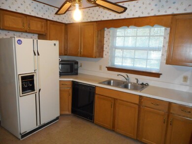 1323 Vanessa Dr, Hixson, TN 37343 - photo 5