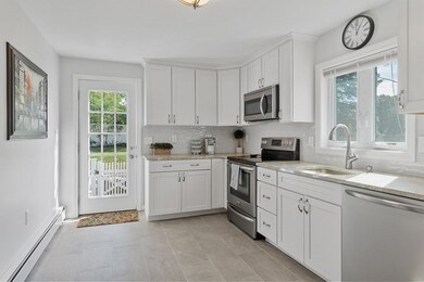35 Charles St, Dracut, MA 01826 - photo 4