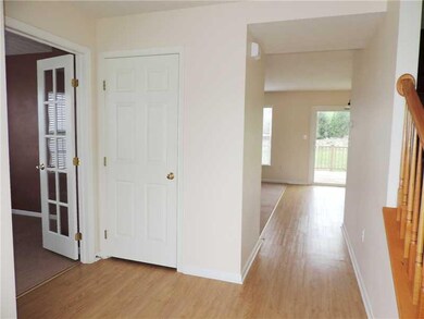 Entry/Foyer.