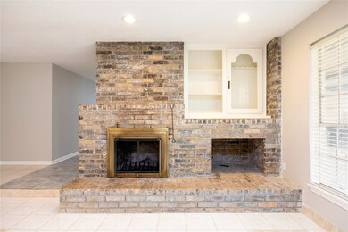 7019 Bent Branch Dr, Houston, TX 77088 - photo 7