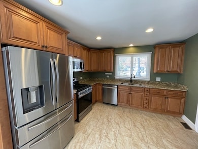 unlisted-address, Naperville, IL 60563 - photo 2