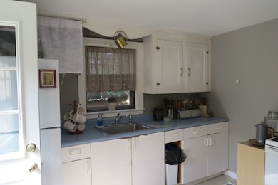 102 Ewing Dr, Stoughton, MA 02072 - photo 5