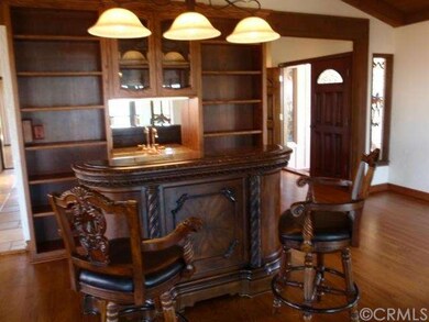 Free standing bar