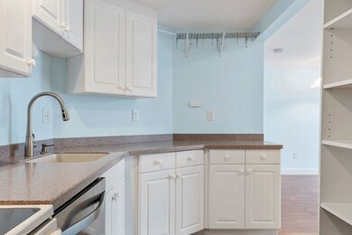 53 Warren St unit 220, Newburyport, MA 01950 - photo 4