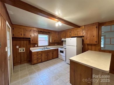 1431 Woodhill Ln, Charlotte, NC 28205 - photo 5