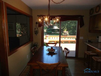 Eat In Kitchen.
