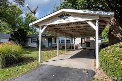 102 Carroll Dr, Clarksville, MO 63336 - photo 2