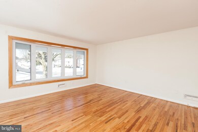 2137 Suburban Greens Dr, Lutherville Timonium, MD 21093 - photo 7