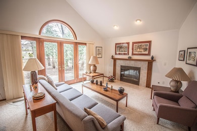 Great Room w/ Gas FP