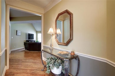 4383 SW Creekview Dr, Lees Summit, MO 64082 - photo 2