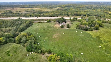 8203 E Outer Belt Rd, Grandview, MO 64030 - photo 4