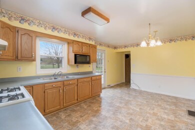 145 Meadow Ln, Tekonsha, MI 49092 - photo 6