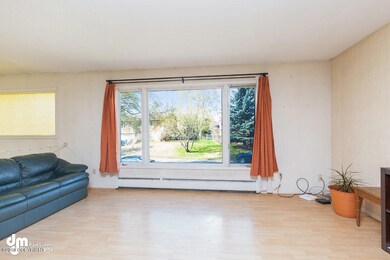 Living Room_KI_IMG_3602-SMALL