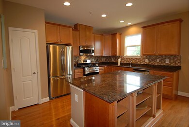 504 Bolin Terrace, Upper Marlboro, MD 20774 - photo 2