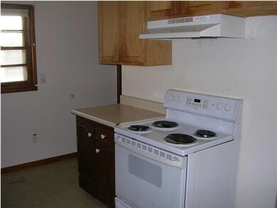 KITCHEN W/ ELECT. RANGE