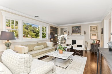 LivingRoom1