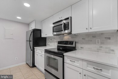 12895 Grays Pointe Rd unit 12895A, Fairfax, VA 22033 - photo 3