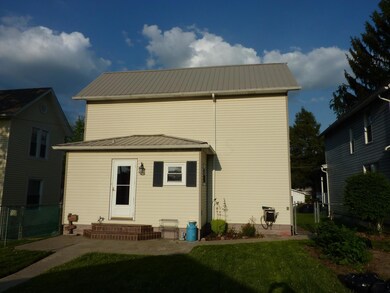 Rear of 427 Eddy St