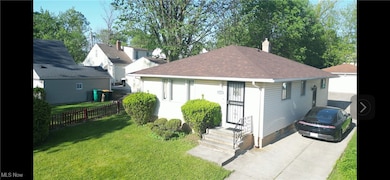 5031 Cato St, Maple Heights, OH 44137 - photo 2