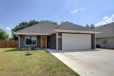 209 Clover Cir, Weatherford, TX 76086 - photo 2