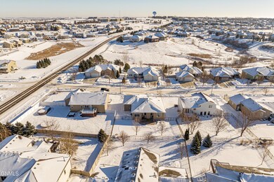 1208 Eagle Crest Loop, Bismarck, ND