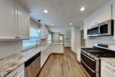 16839 Country Bridge Rd, Houston, TX 77095 - photo 4