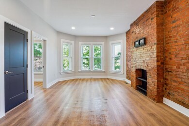 1386 1/2 Neil Ave