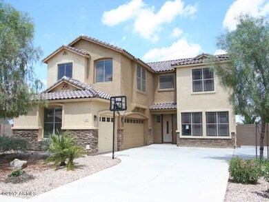 023-253152 front right
