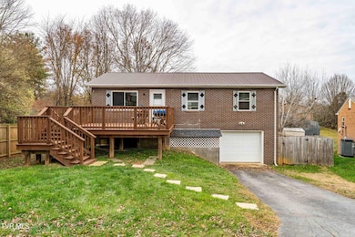 121 Valley Cir, Gray, TN 37615 - photo 3