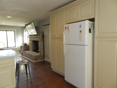 6827 Cypress Dr, Central Point, OR 97502 - photo 7