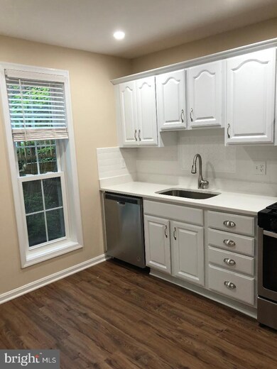 10074 Oakton Terrace Rd, Oakton, VA 22124 - photo 6