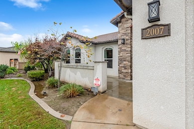 2007 E Walnut Ave, Tulare, CA 93274 - photo 4