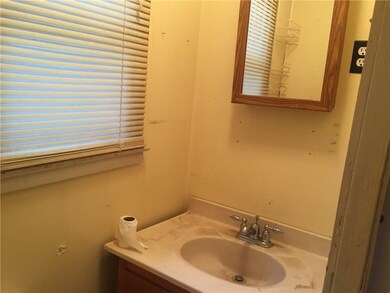 217 N Ross St, Columbus, IN 47201 - photo 5