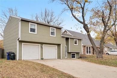 2415 Bryce Ct, Lawrence, KS 66047 - photo 3