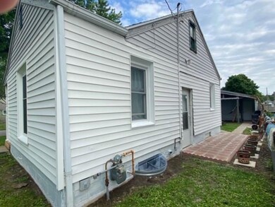 2061 Maple St, Des Moines, IA 50317 - photo 5