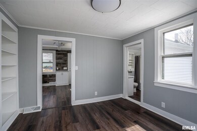 1727 W 51st St, Davenport, IA 52806 - photo 7