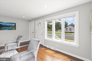 801 Cedar Ln, Trenton, NJ 08610 - photo 5