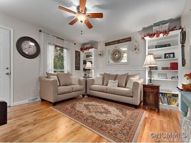 74 Robinson Ave, Asheville, NC 28803 - photo 3