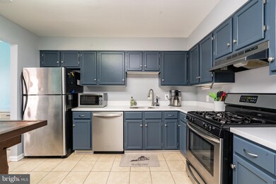 4155 Churchman Way unit 5-56, Woodbridge, VA 22192 - photo 6