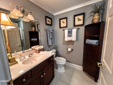 Ensuite bath 1
