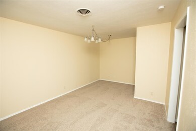 524 E Redbud Dr, Hurst, TX 76053 - photo 6