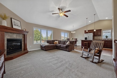 520 Rosedale Dr, Center Point, IA 52213 - photo 3