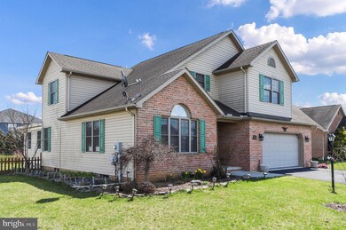 332 Martina Dr, Chambersburg, PA 17201 - photo 2