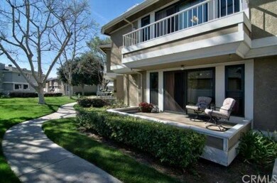 Enjoy Outdoor Dining & Entertaining on Front Patio