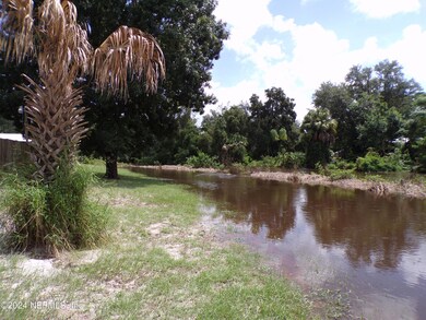 10642 E Bay Rd, Gibsonton, FL 33534 - photo 2