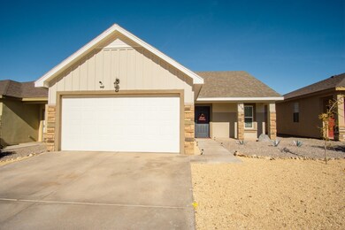 819 Valencia, Alamogordo, NM 88310 - photo 2